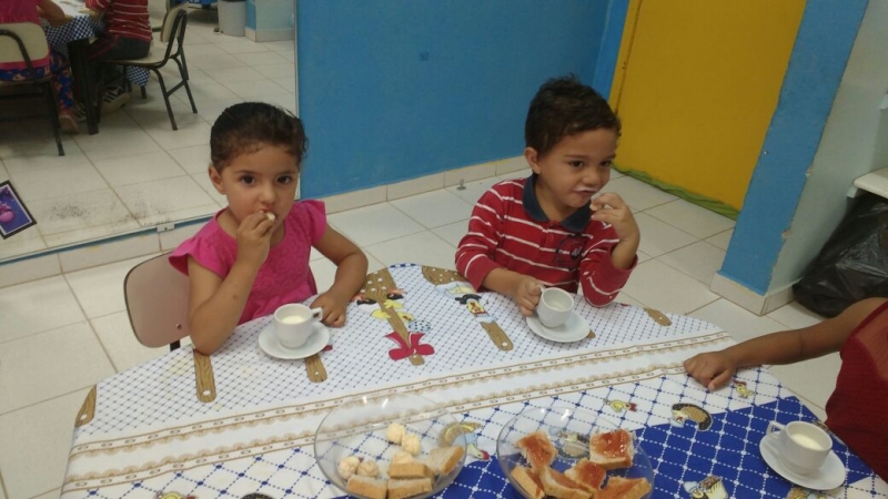 Creche promove café para desenvolver habilidades motoras da criançada