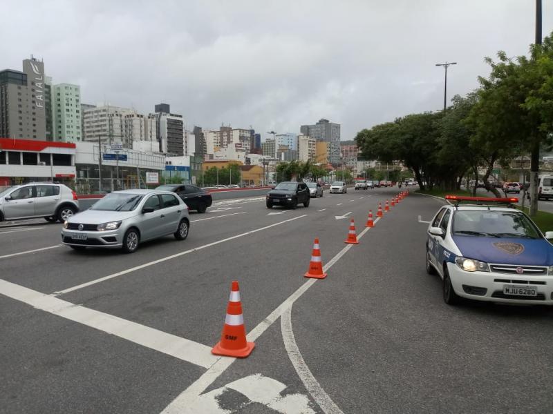 Prefeitura realiza teste de fechamento de retorno na Av. Paulo Fontes