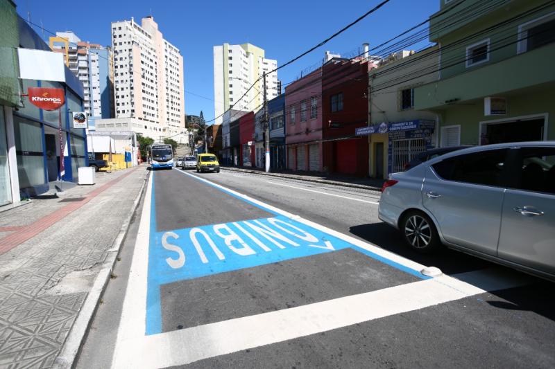 Prefeitura revitaliza corredor de ônibus da Rua Francisco Tolentino