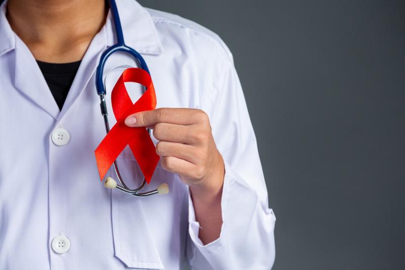 Dia de combate ao HIV: PMF oferece testagem, medicação e preservativos