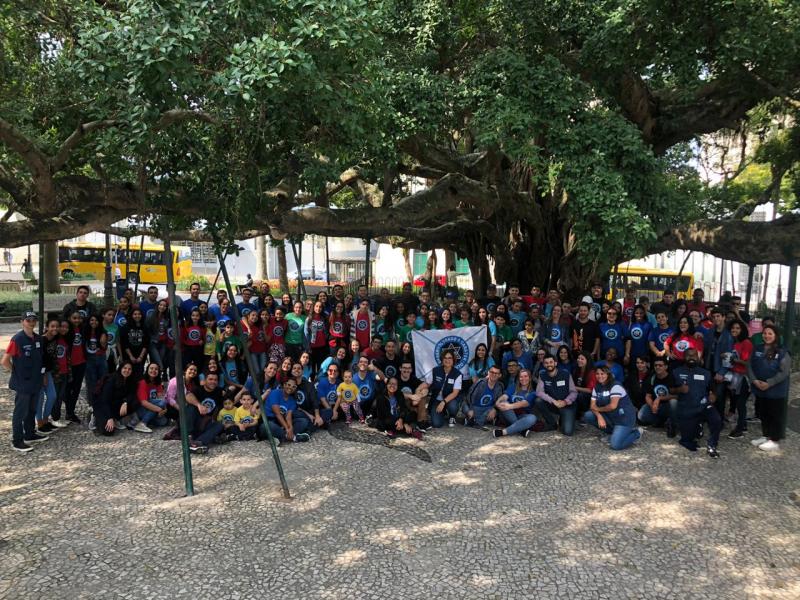 130 voluntários participam de ação com pessoas em situação de rua