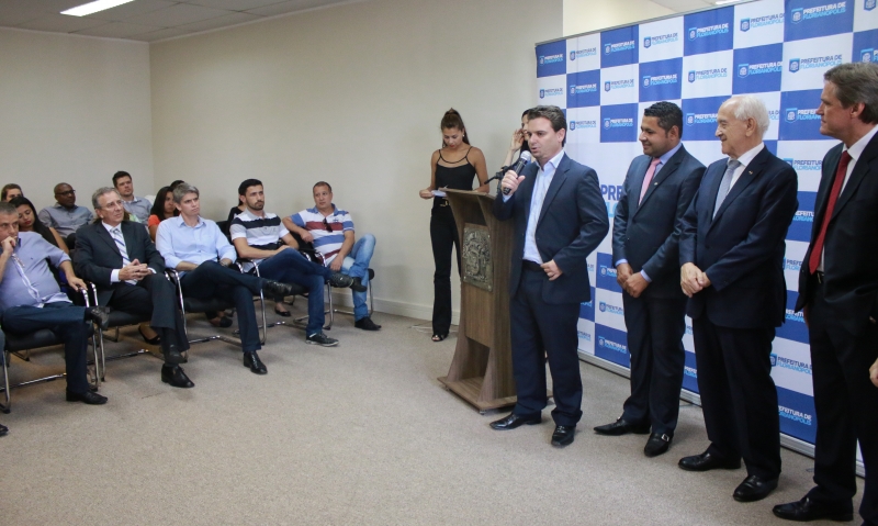 Tiago Silva assume a Prefeitura por dez dias