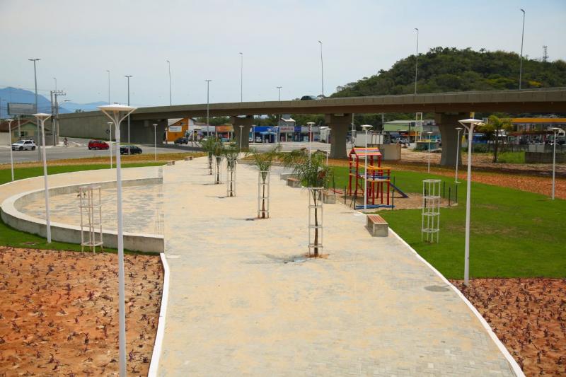 PRAÇA VIVA: Prefeitura entrega nova Praça do Rio Tavares